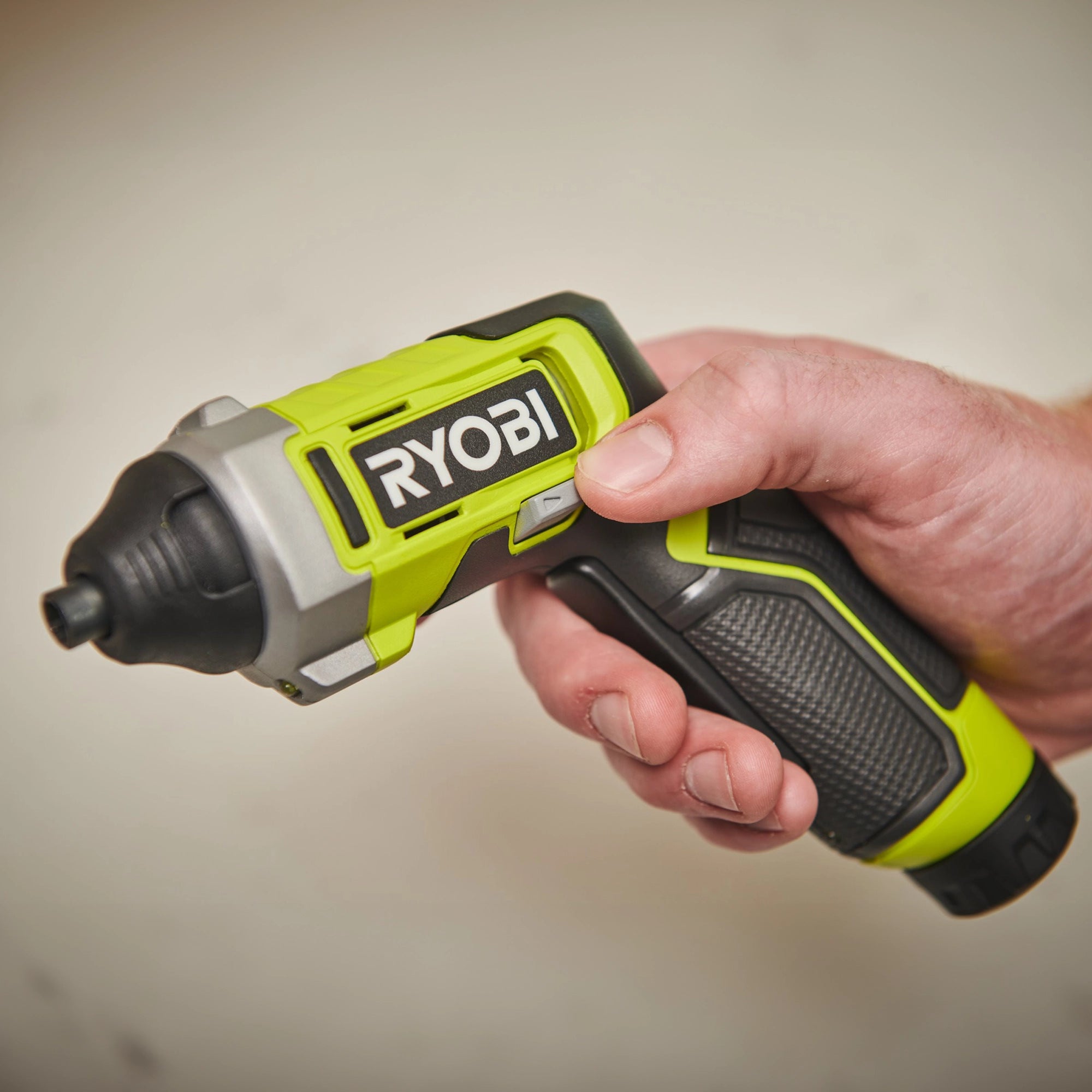 Ergonomischer Schraubendreher Ryobi RSD4-120T 4V 2AH